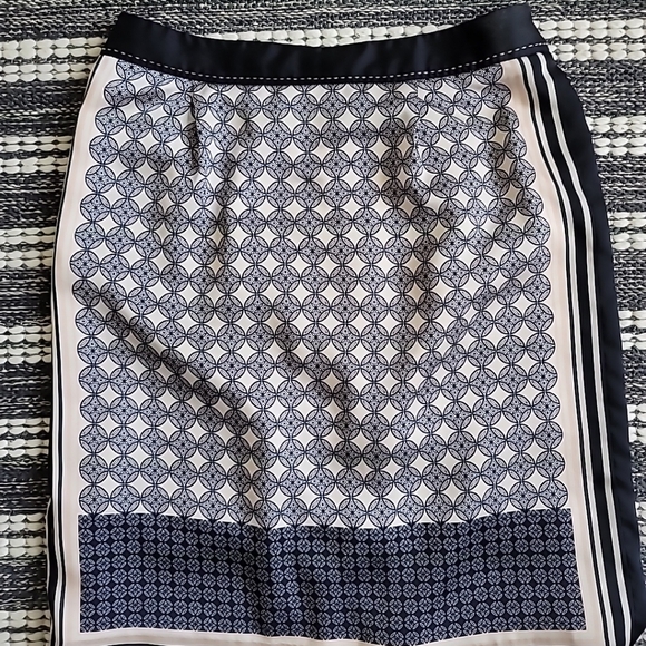 Ann Taylor Women's 0P Navy Blue Satin Bandana Scarf A-Line Skirt Lined Back Slit - Picture 6 of 6